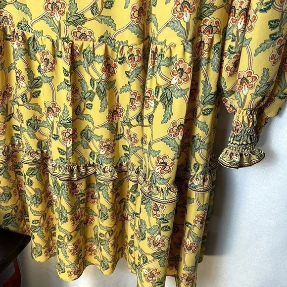 Ruffle,tiered,floral,frill dress,shirring cuffs,tie front,wood accent,keyhole - Picture 10 of 14